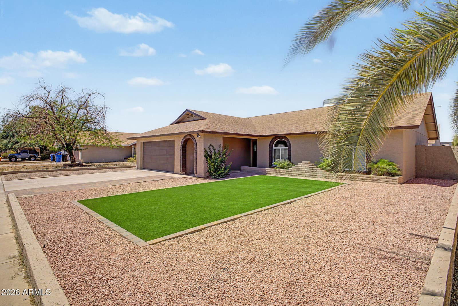 528 W MOHAWK Lane, Phoenix, AZ 85027 — photo 5 of 37