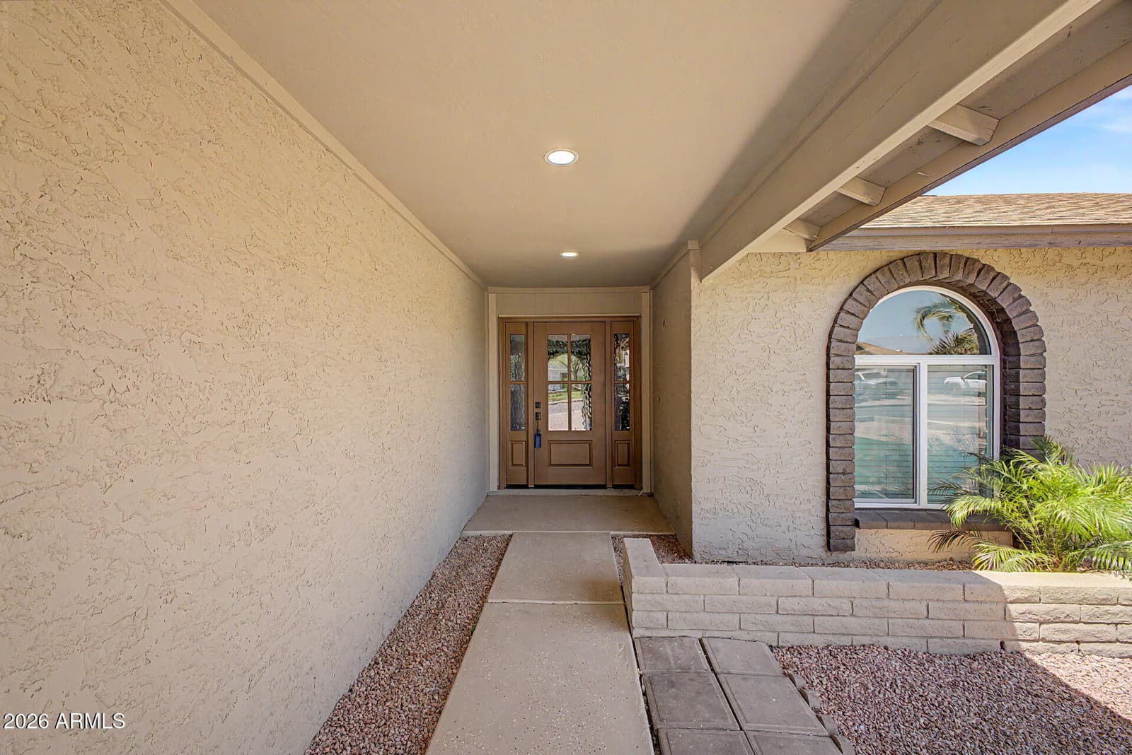 528 W MOHAWK Lane, Phoenix, AZ 85027 — photo 8 of 37