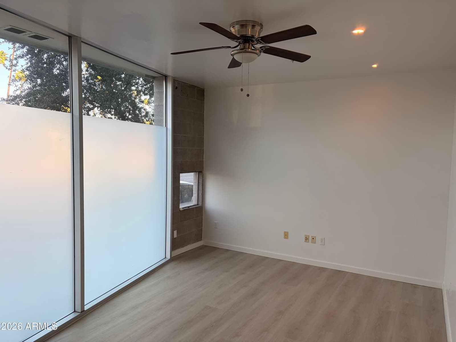 1111 W UNIVERSITY Drive 1016, Tempe, AZ 85281 — photo 3 of 35