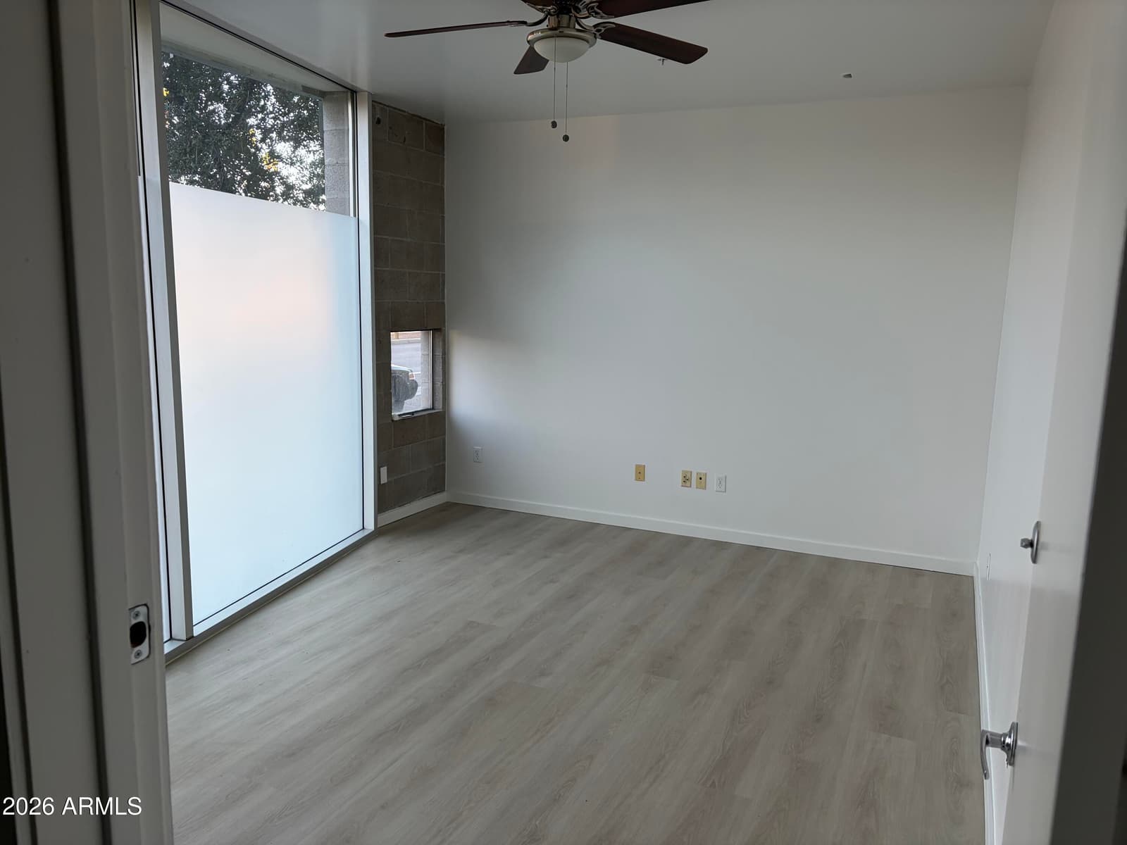 1111 W UNIVERSITY Drive 1016, Tempe, AZ 85281 — photo 4 of 35