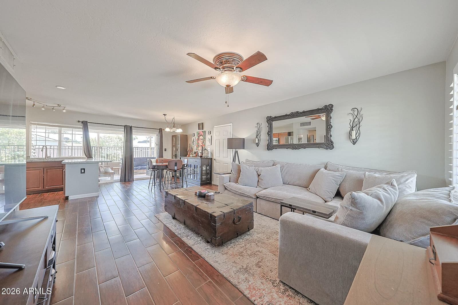 2327 W SUNNYSIDE Avenue, Phoenix, AZ 85029 — photo 4 of 27