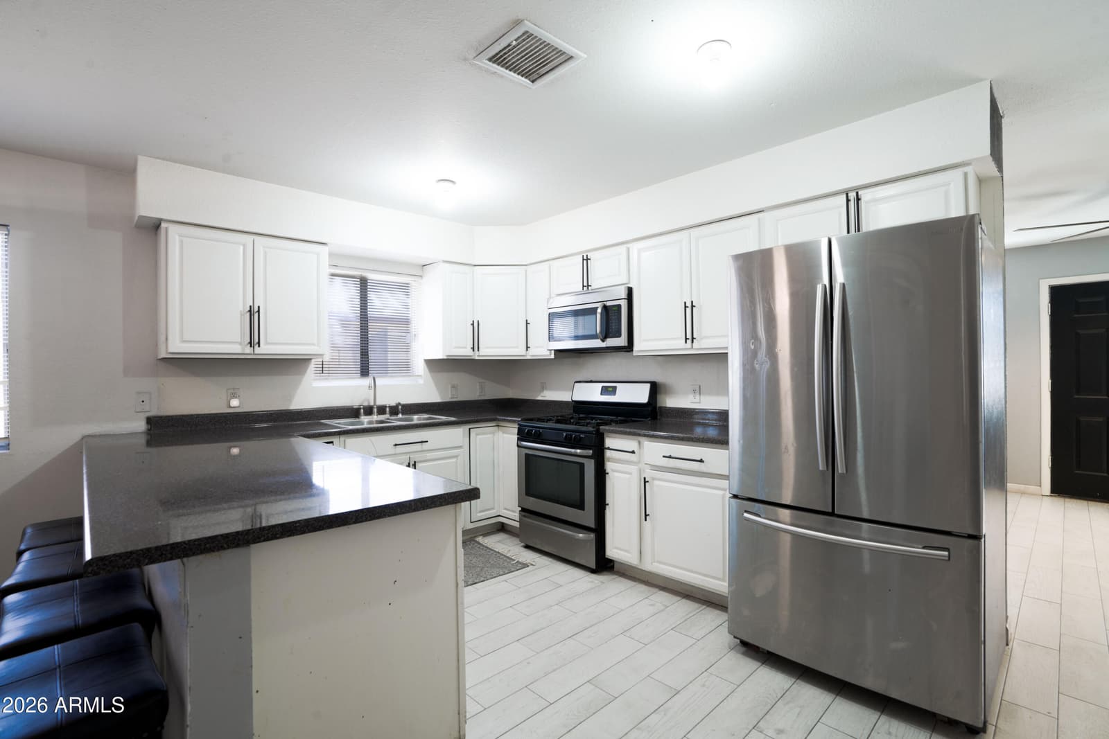 729 S 2ND Street, Avondale, AZ 85323 — photo 4 of 21