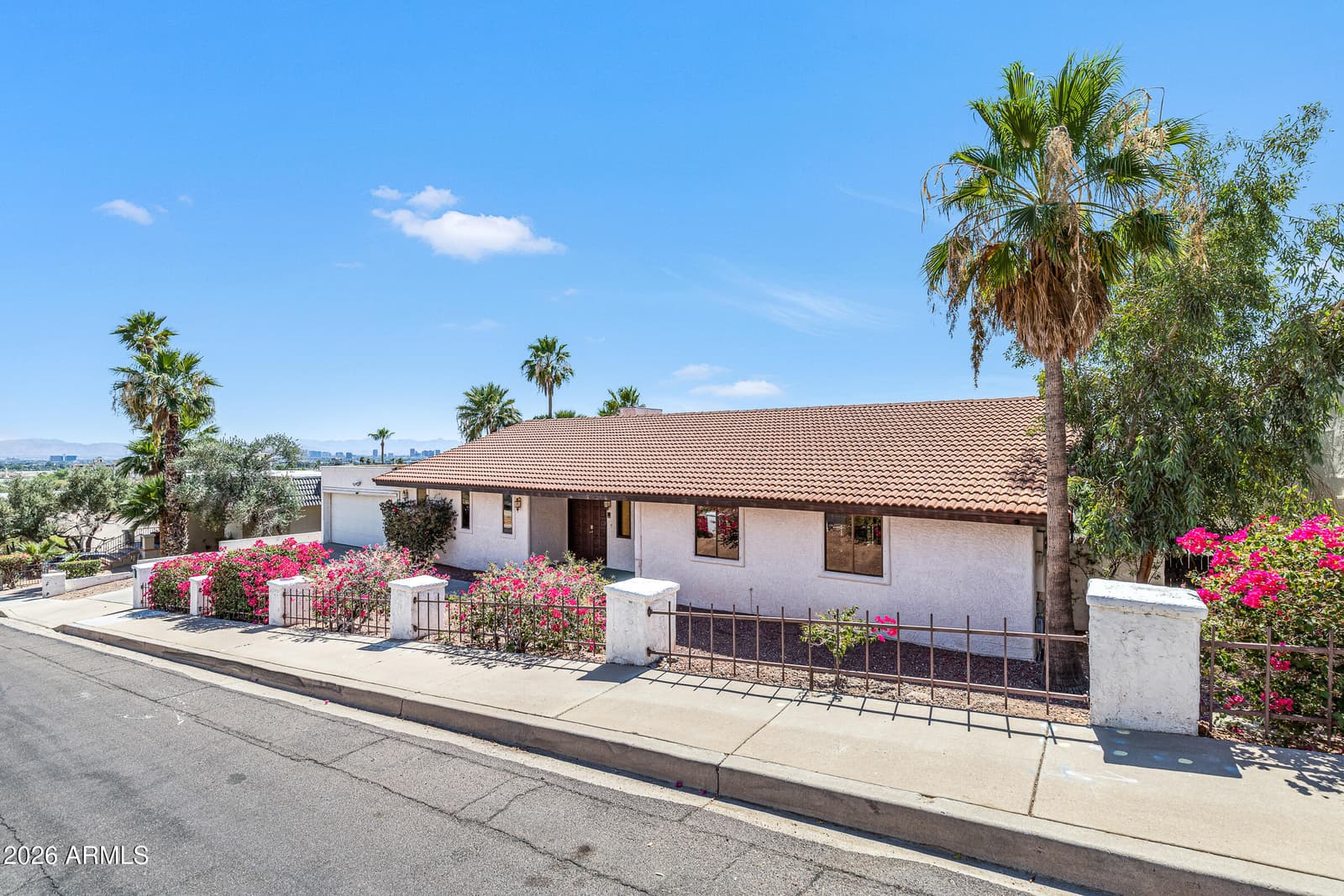 7016 N 23RD Place, Phoenix, AZ 85020 — photo 3 of 37