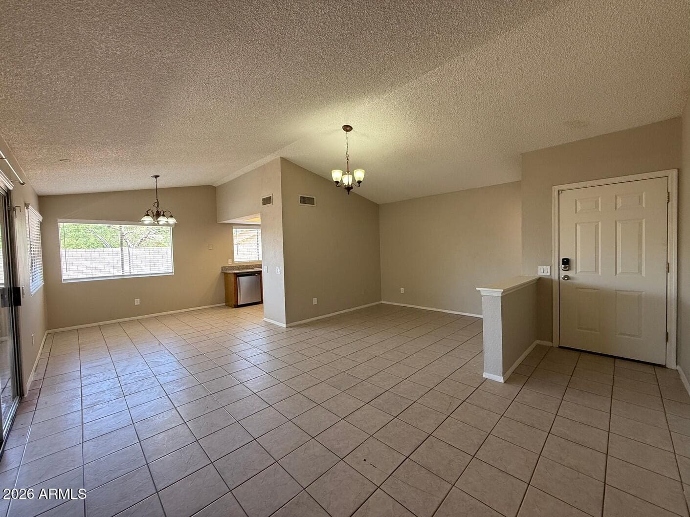 6910 W STATE Avenue, Glendale, AZ 85303 — photo 2 of 15