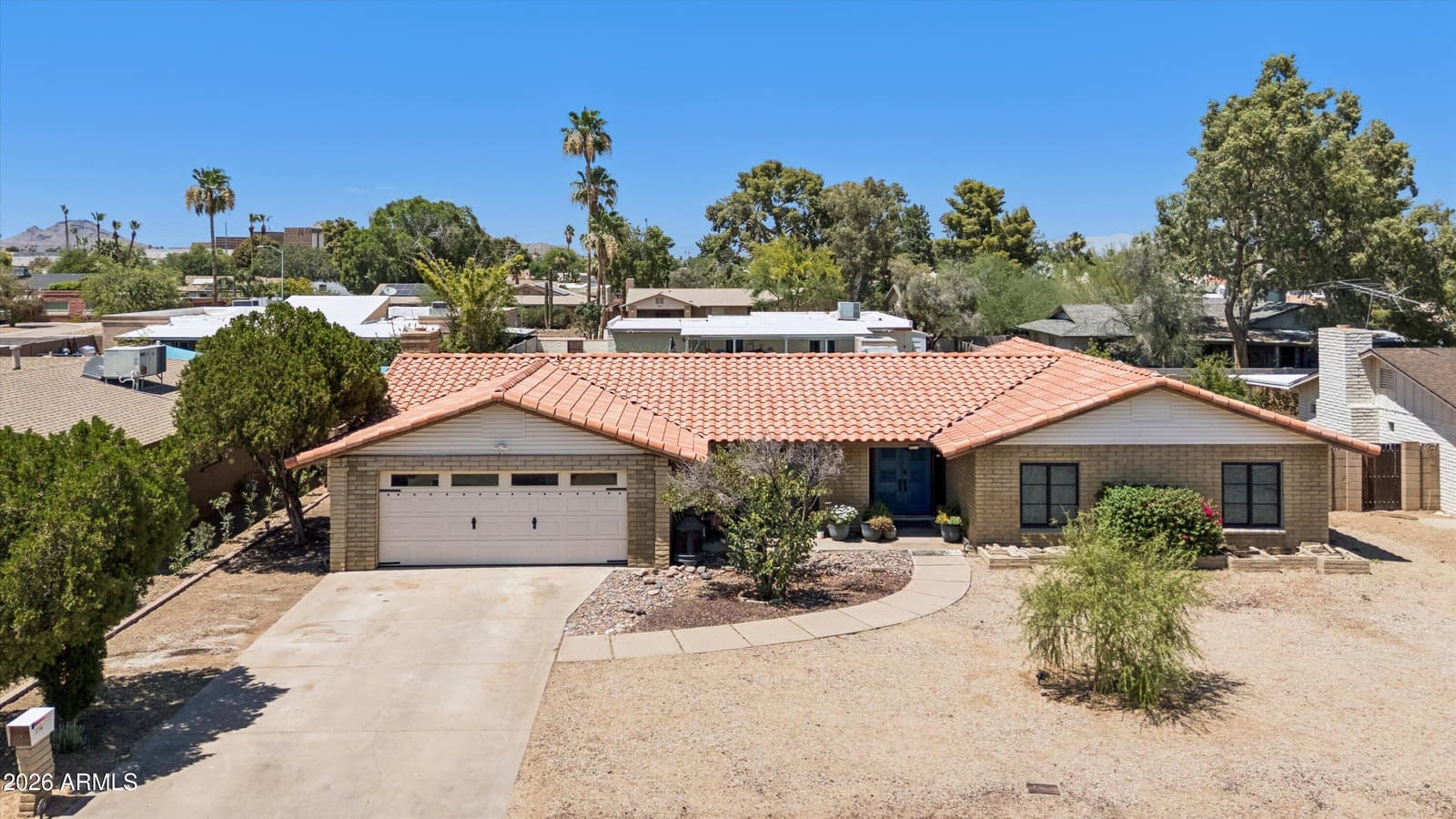 2914 E BERYL Avenue, Phoenix, AZ 85028