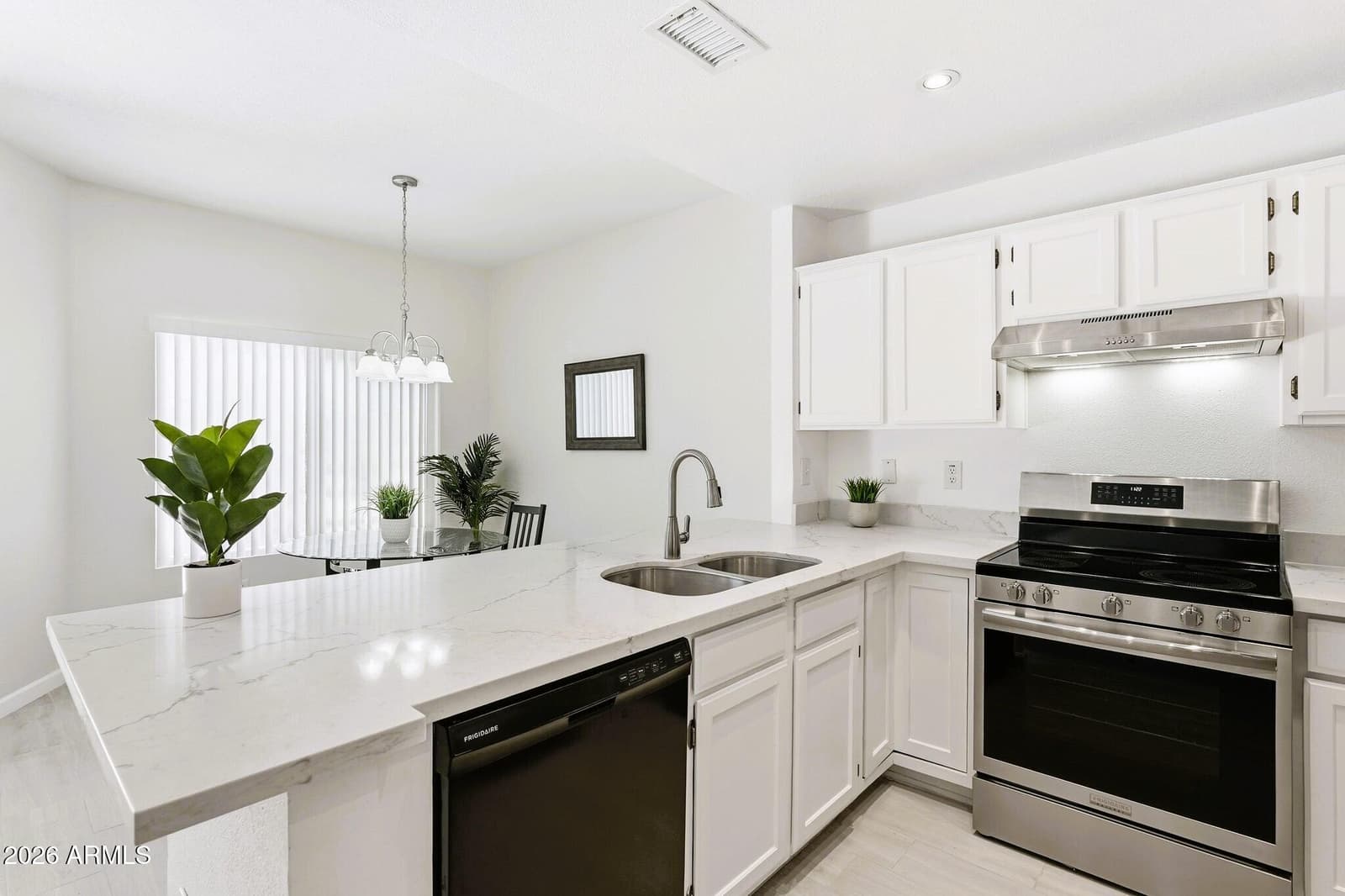 13833 S 40TH Street 1004, Phoenix, AZ 85044 — photo 10 of 33
