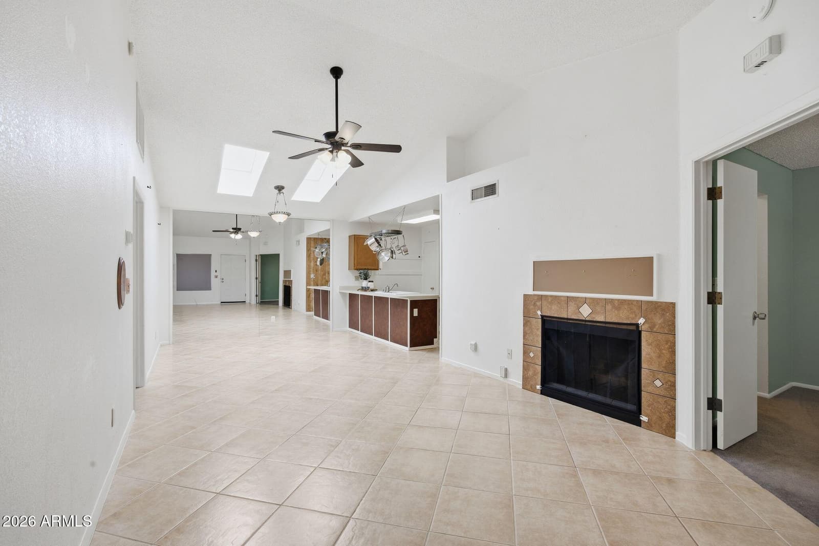 8140 N 107th Avenue 310, Peoria, AZ 85345 — photo 5 of 19