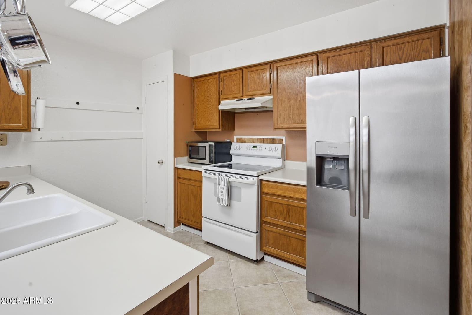 8140 N 107th Avenue 310, Peoria, AZ 85345 — photo 4 of 19