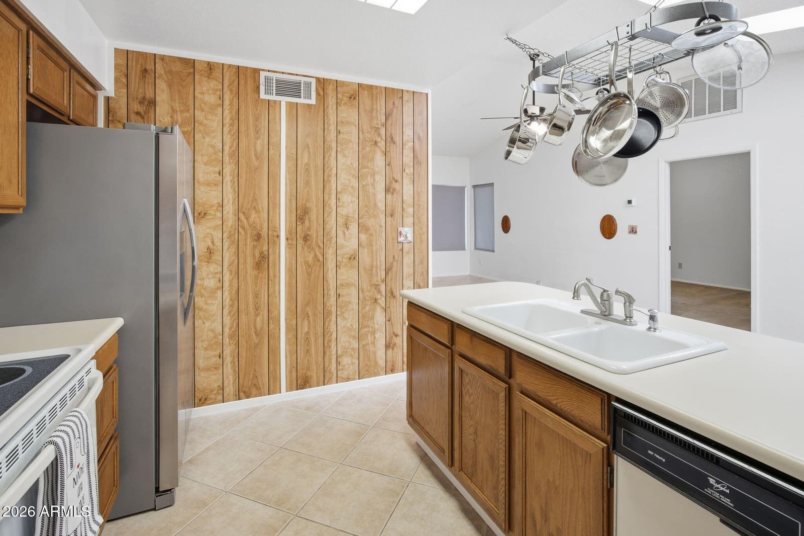 8140 N 107th Avenue 310, Peoria, AZ 85345 — photo 7 of 19