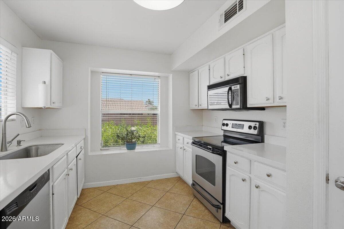 3014 E Muirwood Drive, Phoenix, AZ 85048 — photo 13 of 34