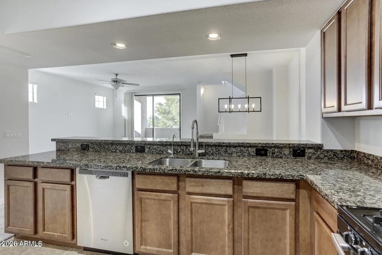2315 N 52ND Street 147, Phoenix, AZ 85008 — photo 3 of 39