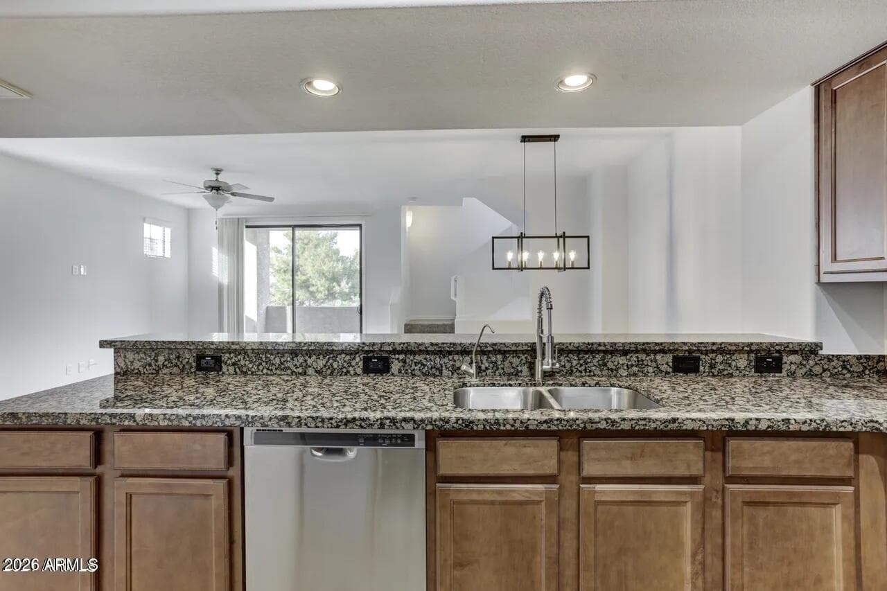 2315 N 52ND Street 147, Phoenix, AZ 85008 — photo 18 of 39