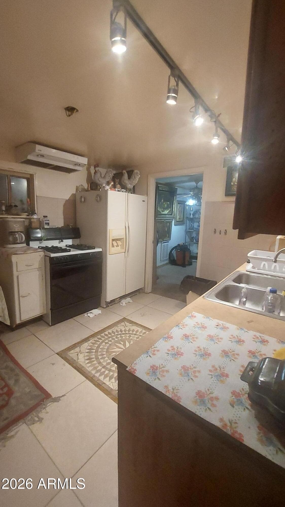 3434 W MONTE VISTA Road, Phoenix, AZ 85009 — photo 8 of 8