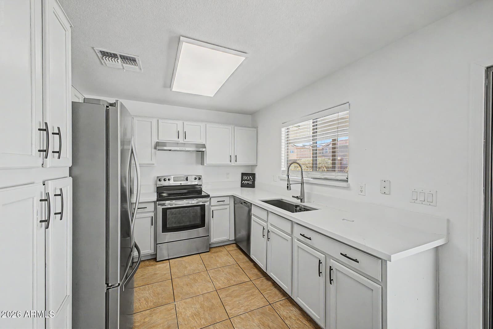 17564 W Calavar Road, Surprise, AZ 85388 — photo 11 of 28