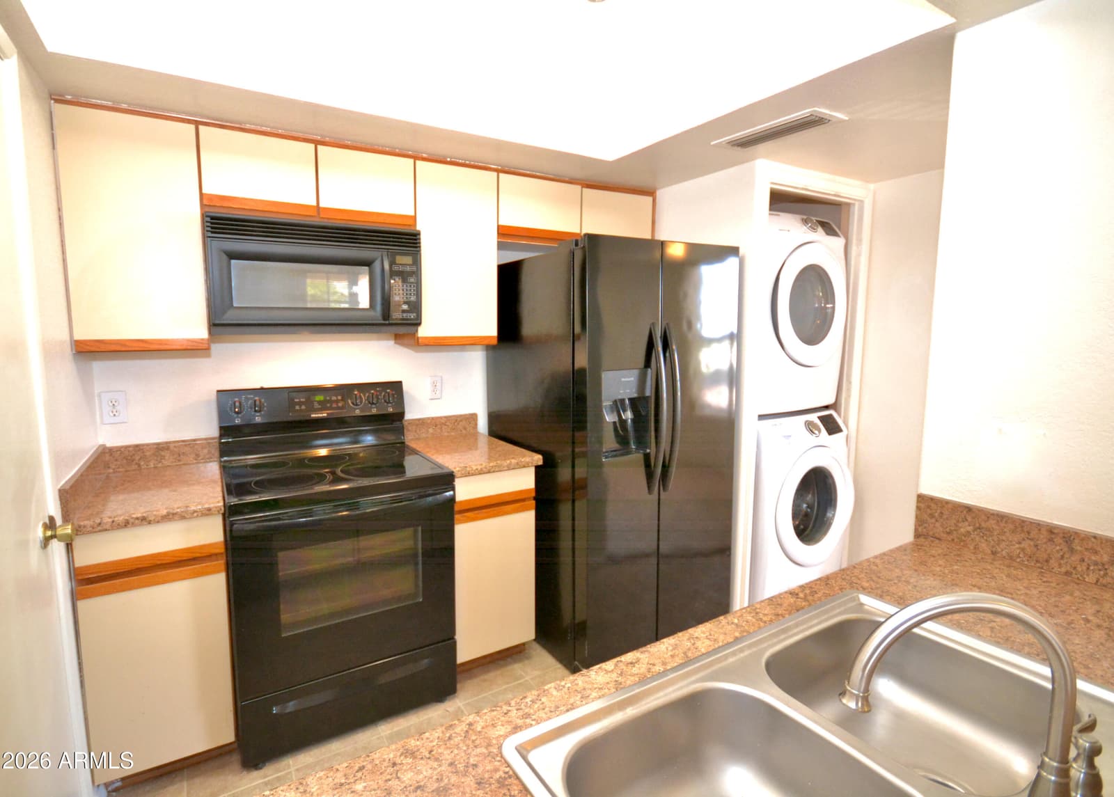 1333 E Morten Avenue 210, Phoenix, AZ 85020 — photo 4 of 32