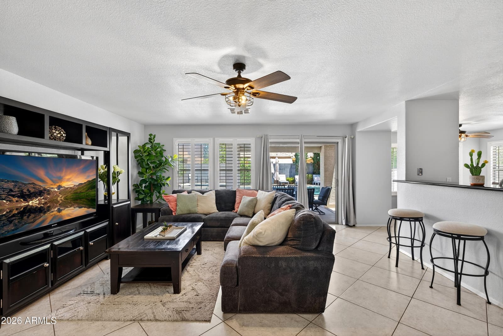 704 W La Pryor Lane, Gilbert, AZ 85233 — photo 8 of 54