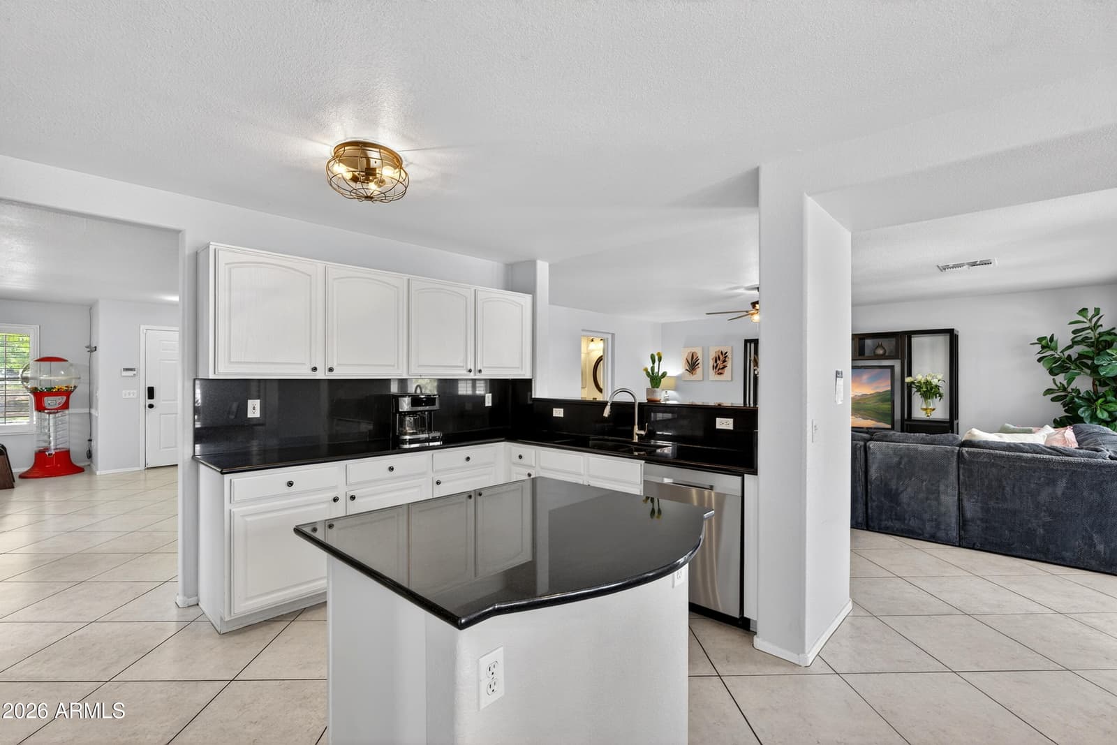 704 W La Pryor Lane, Gilbert, AZ 85233 — photo 11 of 54