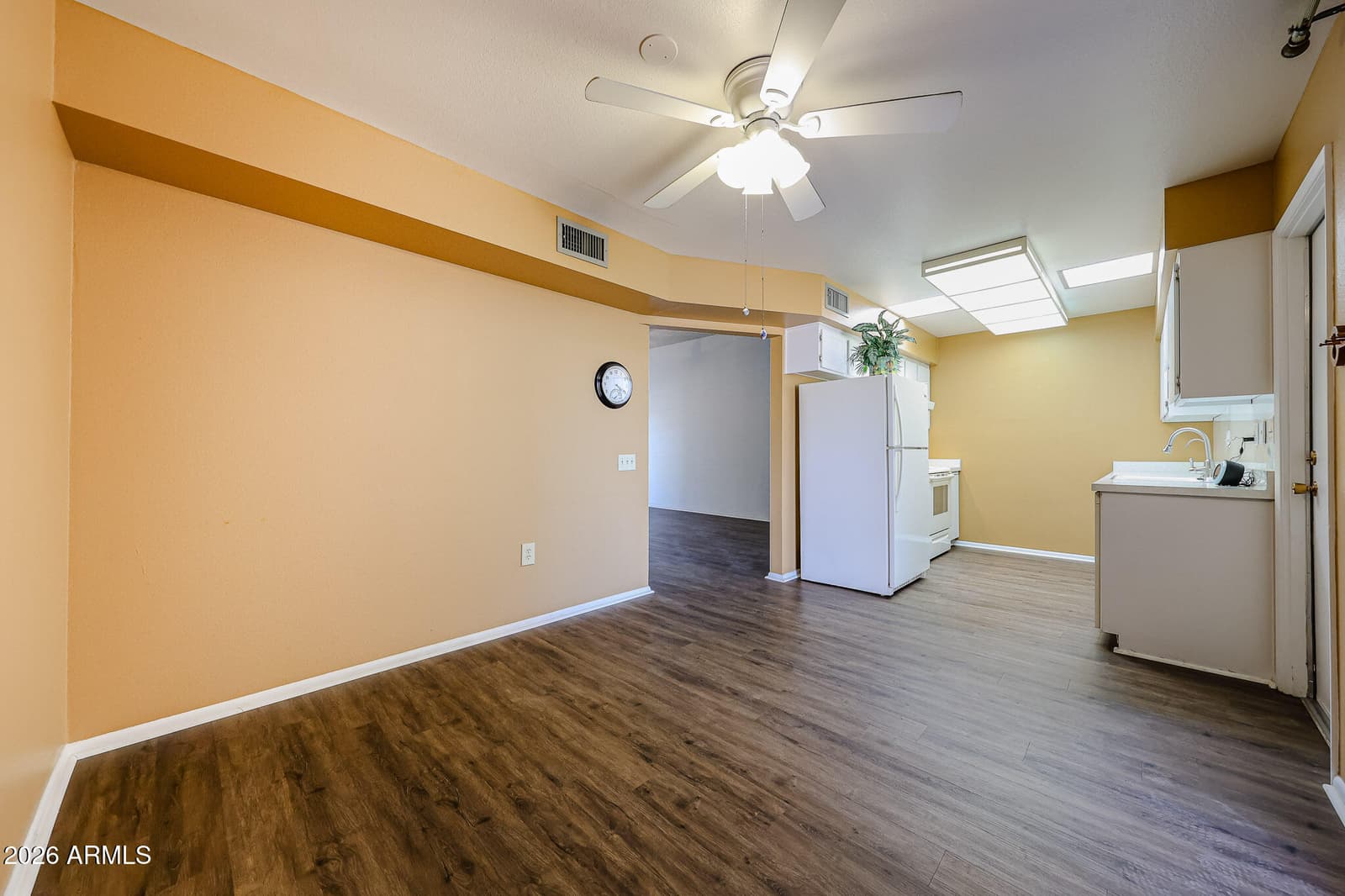 13071 N 100th Drive, Sun City, AZ 85351 — photo 16 of 41