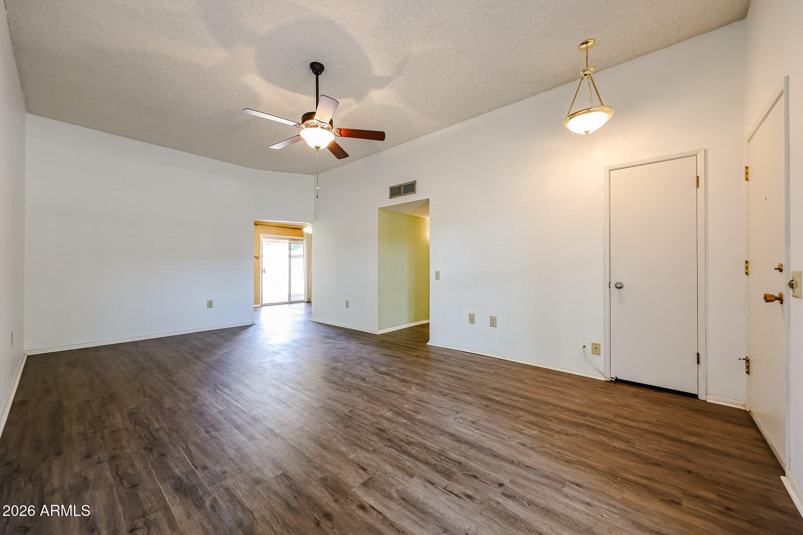 13071 N 100th Drive, Sun City, AZ 85351 — photo 8 of 41