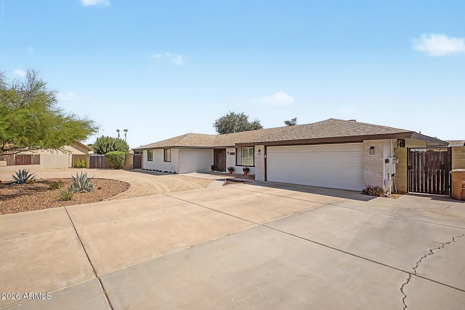 8767 W VILLA HERMOSA, Peoria, AZ 85383 — photo 3 of 39