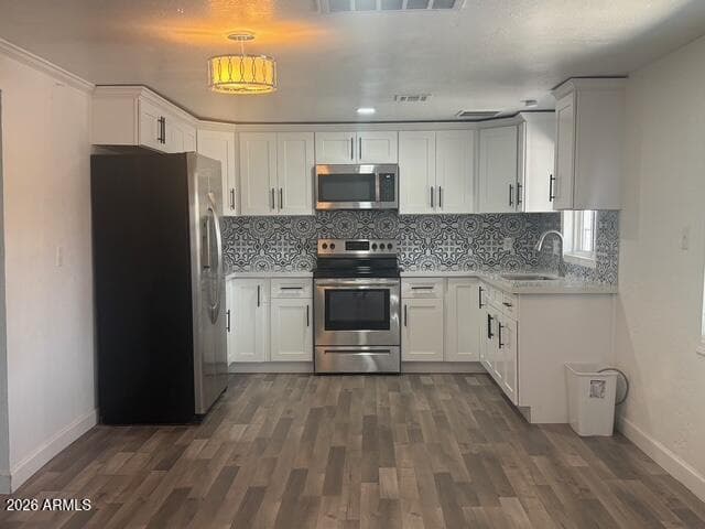 11014 W COCOPAH Street, Avondale, AZ 85323 — photo 7 of 29