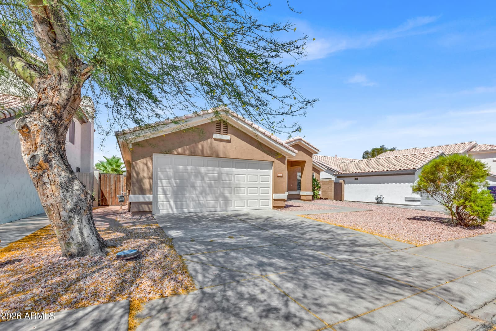 4638 E SUMMERHAVEN Drive, Phoenix, AZ 85044 — photo 5 of 42