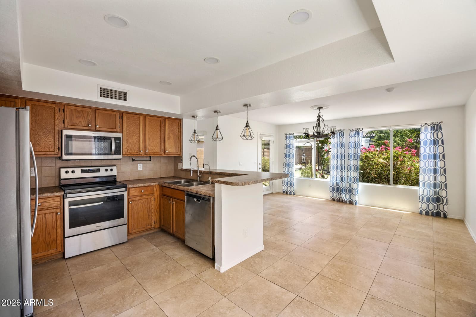 163 W MONONA Drive, Phoenix, AZ 85027 — photo 7 of 22