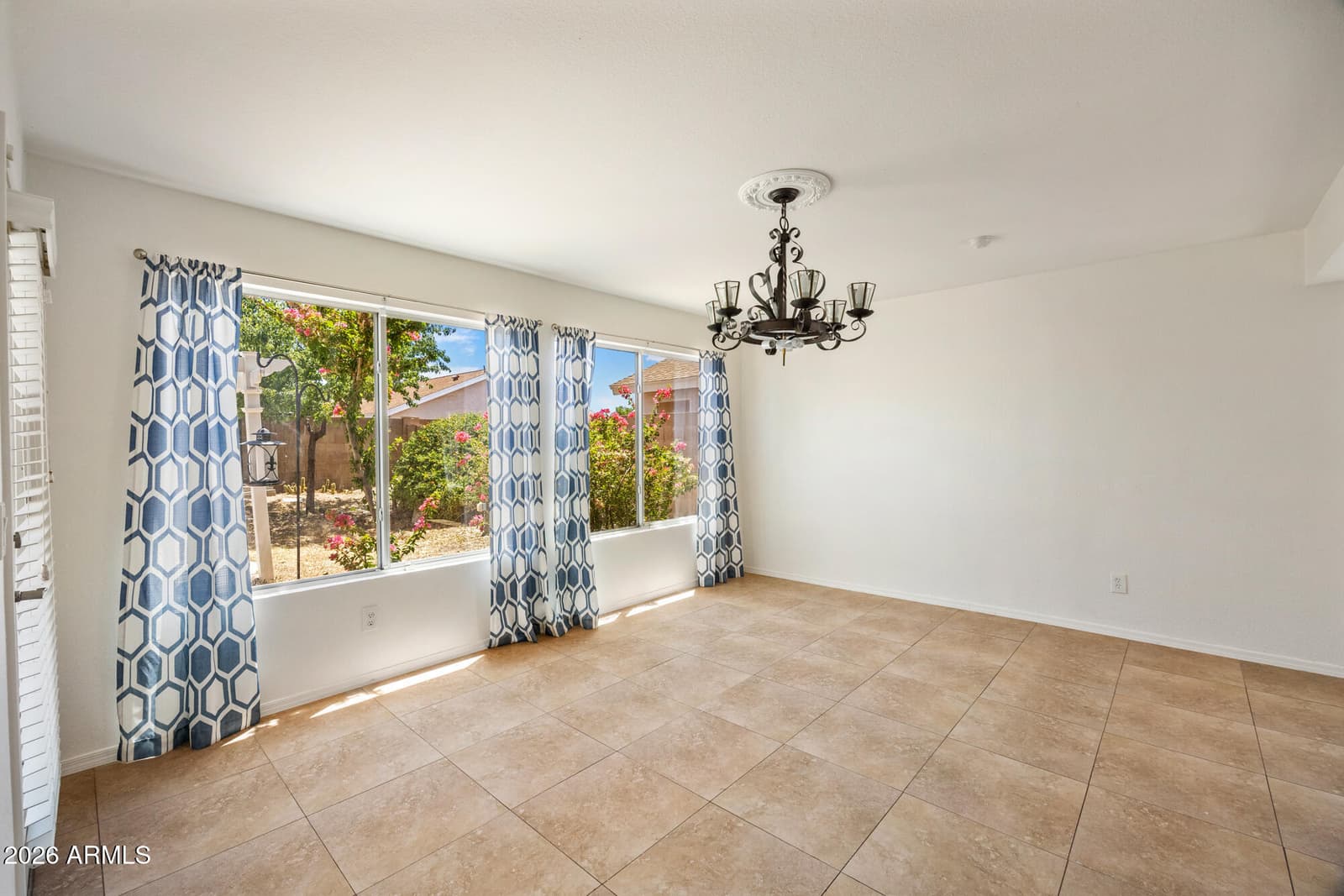 163 W MONONA Drive, Phoenix, AZ 85027 — photo 11 of 22