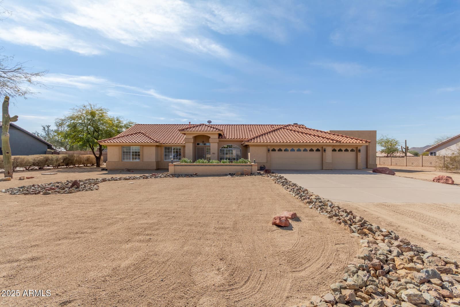 205 E IRVINE Road, Phoenix, AZ 85086 — photo 3 of 63