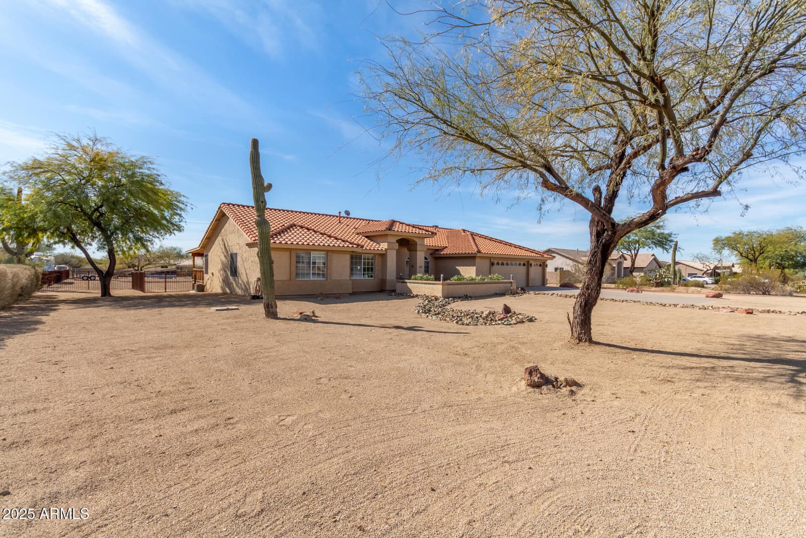 205 E IRVINE Road, Phoenix, AZ 85086 — photo 5 of 63
