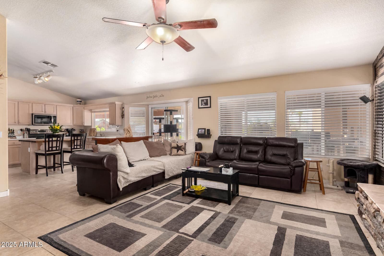 205 E IRVINE Road, Phoenix, AZ 85086 — photo 15 of 63