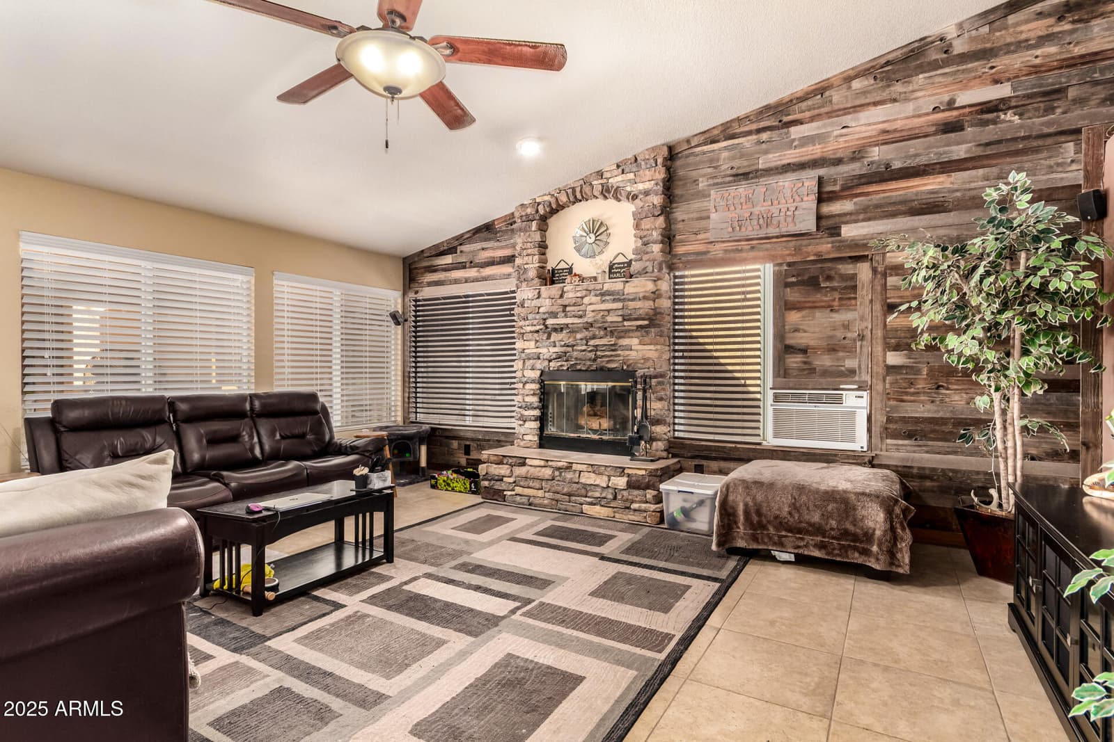 205 E IRVINE Road, Phoenix, AZ 85086 — photo 18 of 63