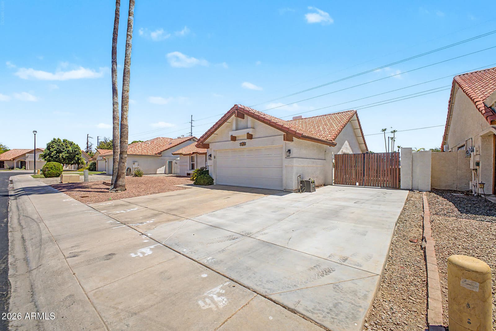 7519 W MCRAE Way, Glendale, AZ 85308 — photo 4 of 35