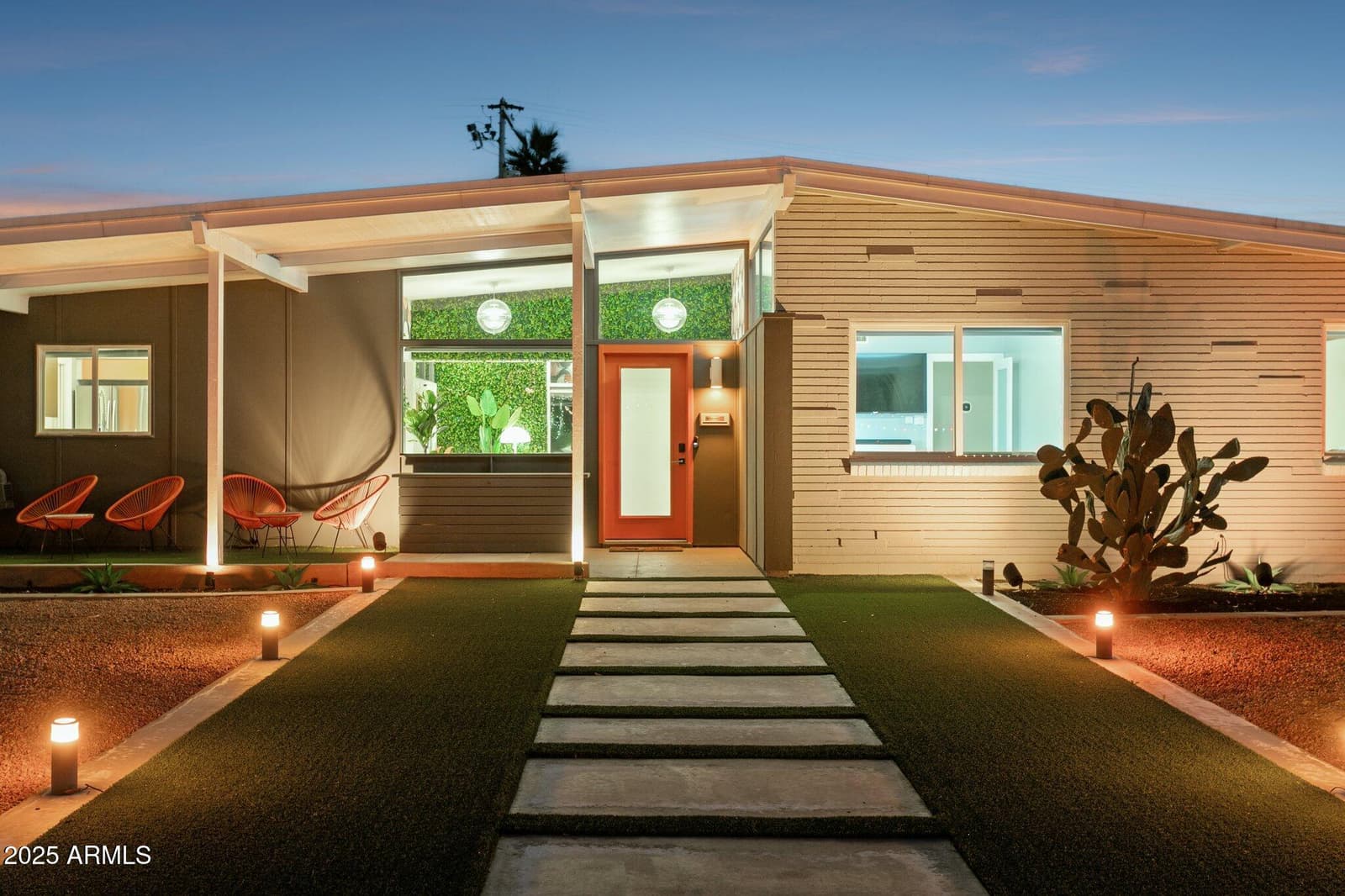 2055 W WINDSOR Avenue, Phoenix, AZ 85009