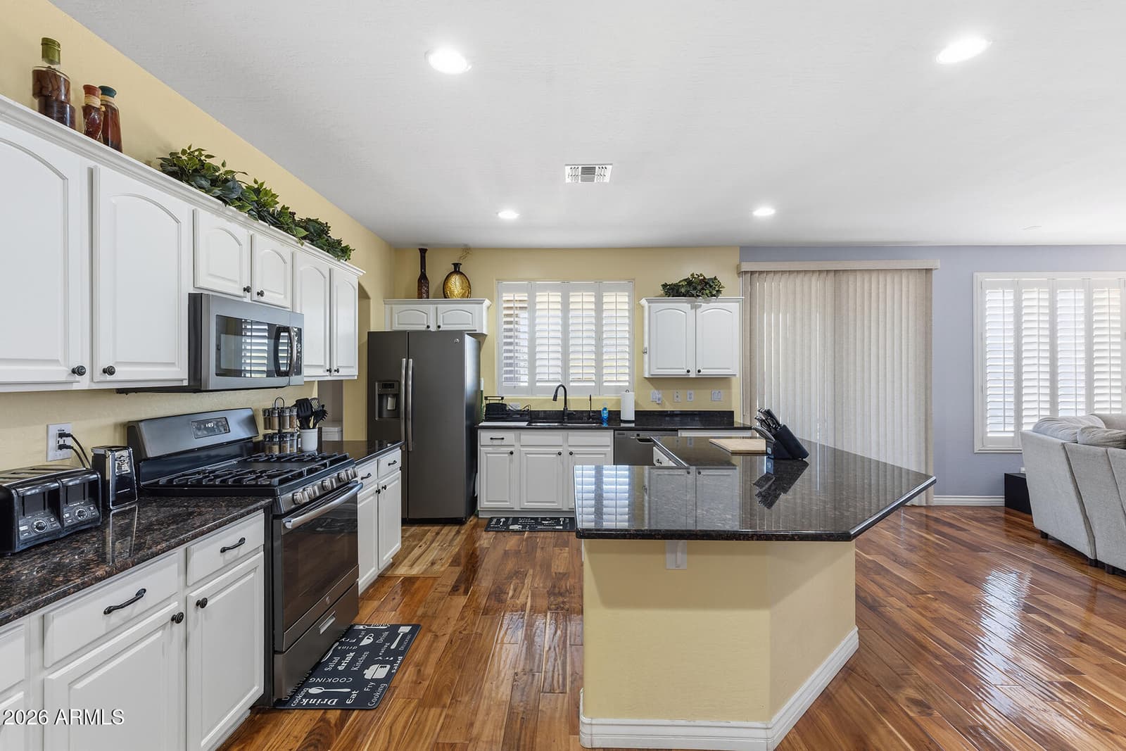 11322 E REMBRANDT Avenue, Mesa, AZ 85212 — photo 10 of 33