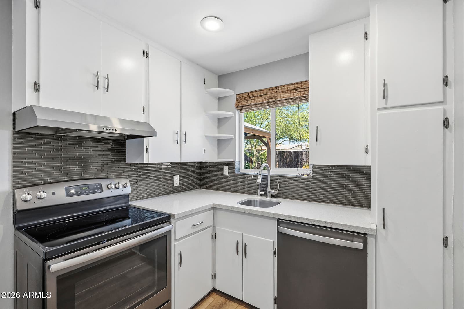 9031 N 2ND Drive, Phoenix, AZ 85021 — photo 8 of 41
