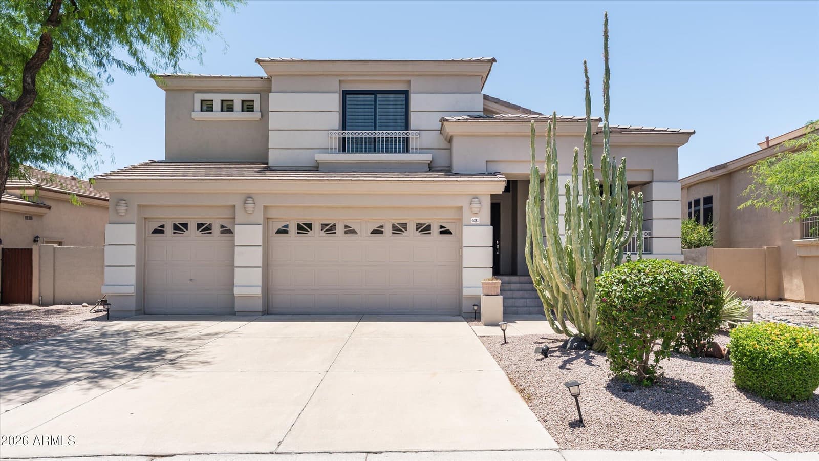 5241 E HASHKNIFE Road, Phoenix, AZ 85054 — photo 2 of 32