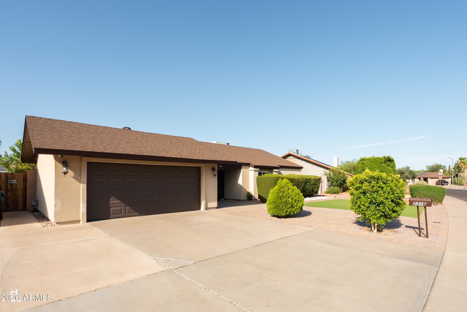 2316 W PORT ROYALE Lane, Phoenix, AZ 85023 — photo 2 of 29