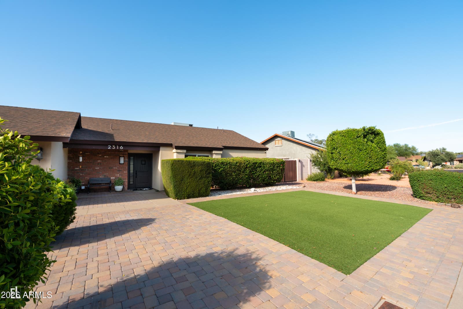 2316 W PORT ROYALE Lane, Phoenix, AZ 85023 — photo 4 of 29