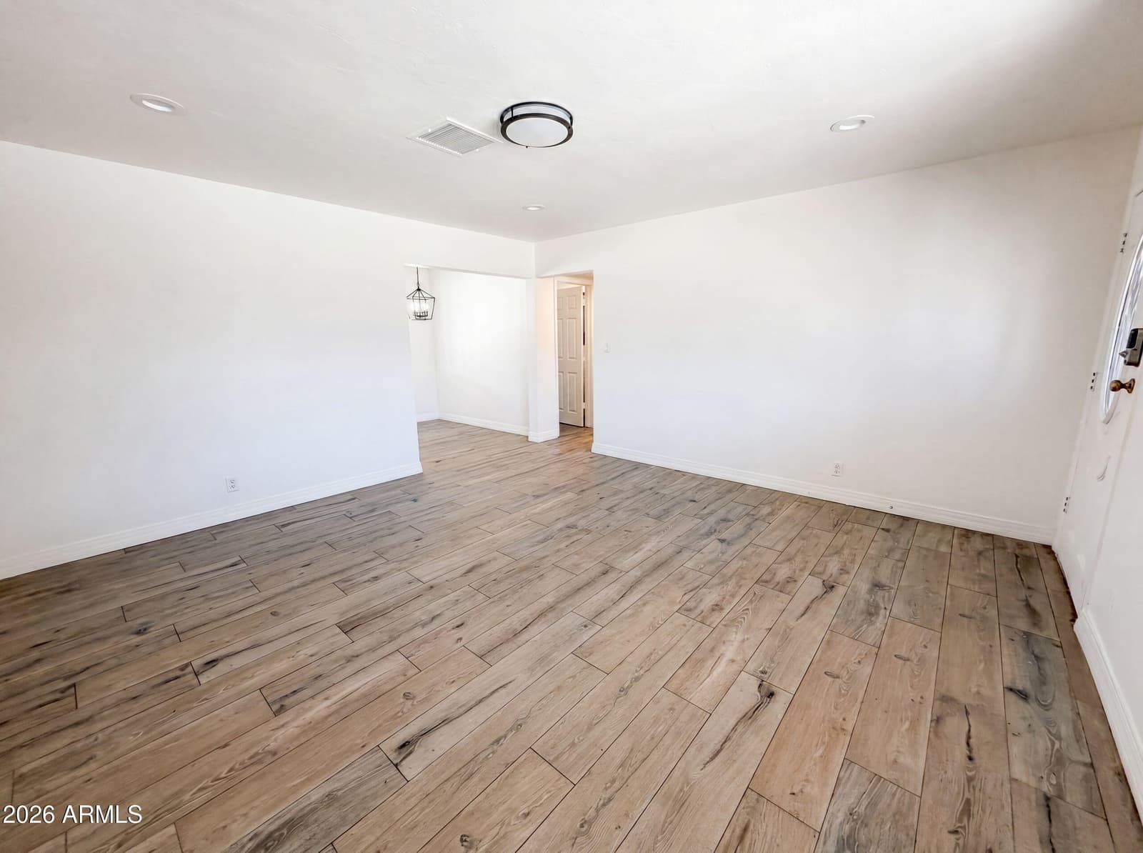 4505 W Clarendon Avenue, Phoenix, AZ 85031 — photo 5 of 20
