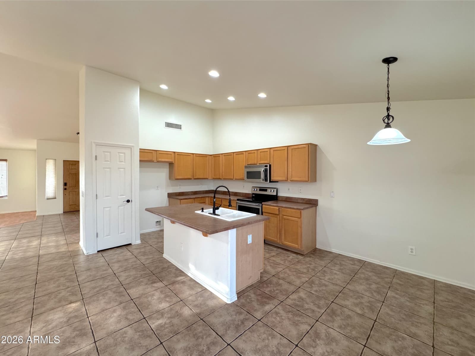 8621 E OLLA Avenue, Mesa, AZ 85212 — photo 11 of 25