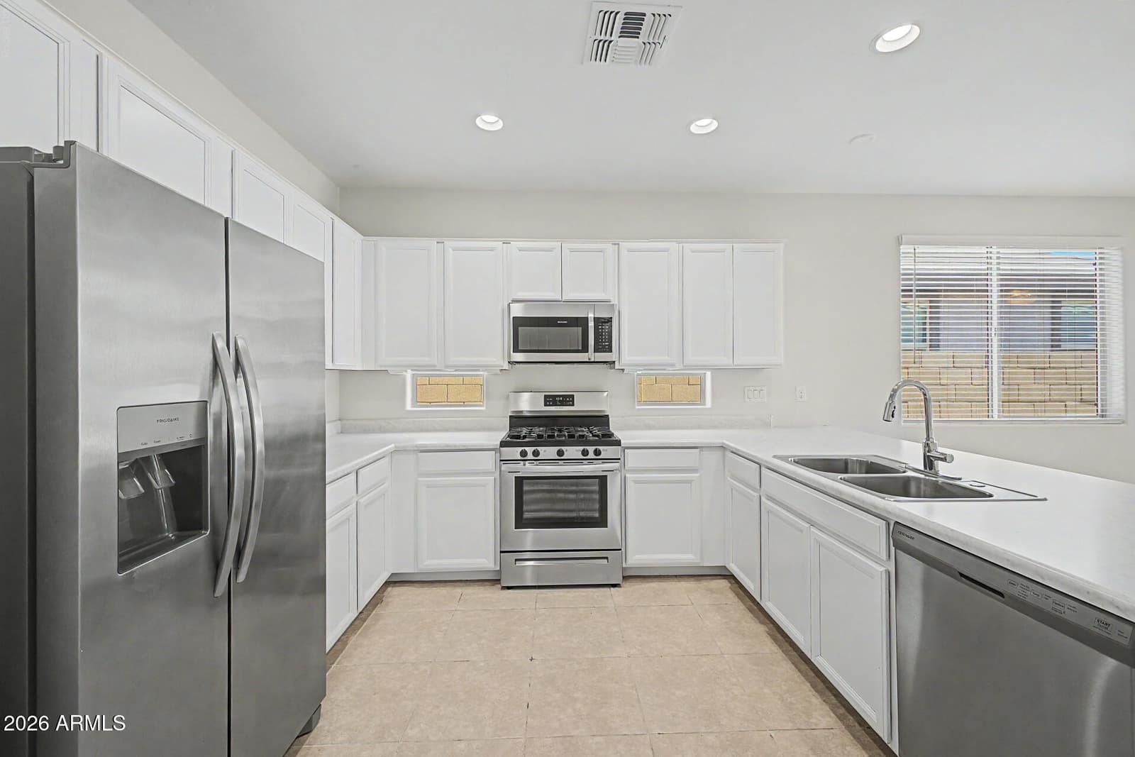 3737 S 64TH Lane, Phoenix, AZ 85043 — photo 11 of 35