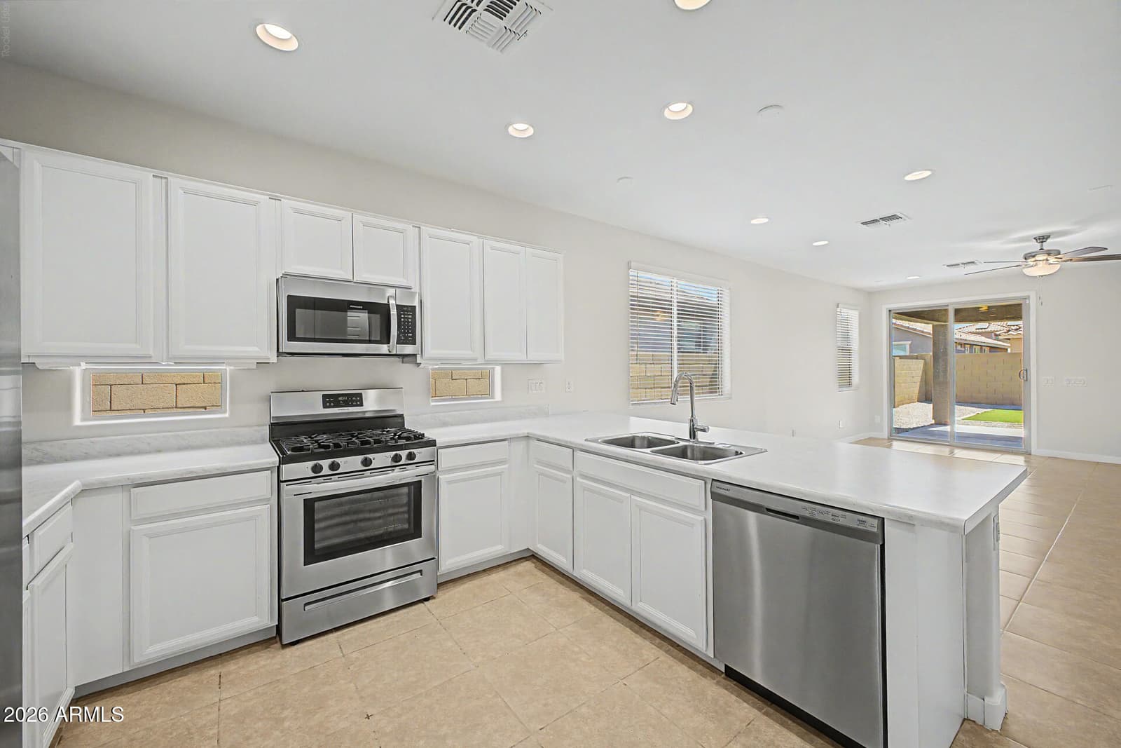 3737 S 64TH Lane, Phoenix, AZ 85043 — photo 12 of 35