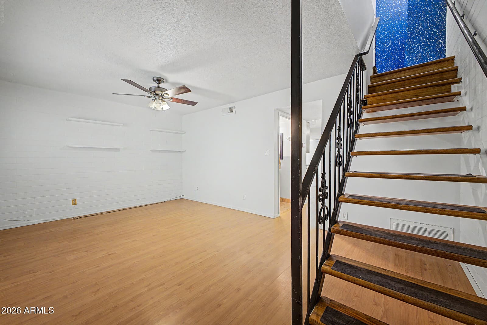 2541 W ROSE Lane A4, Phoenix, AZ 85017 — photo 5 of 32