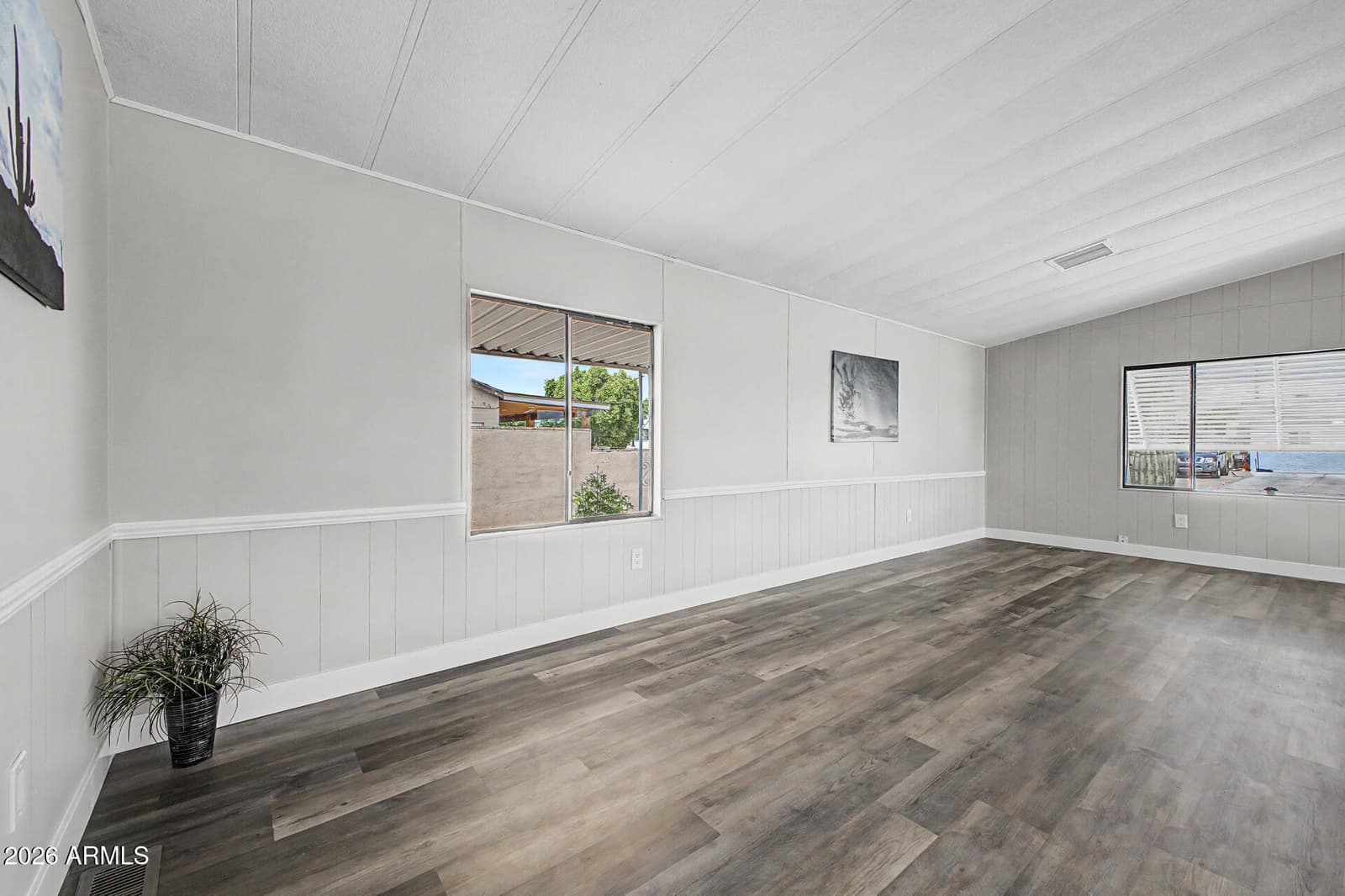 558 S DESERT VIEW Drive, Apache Junction, AZ 85120 — photo 11 of 33