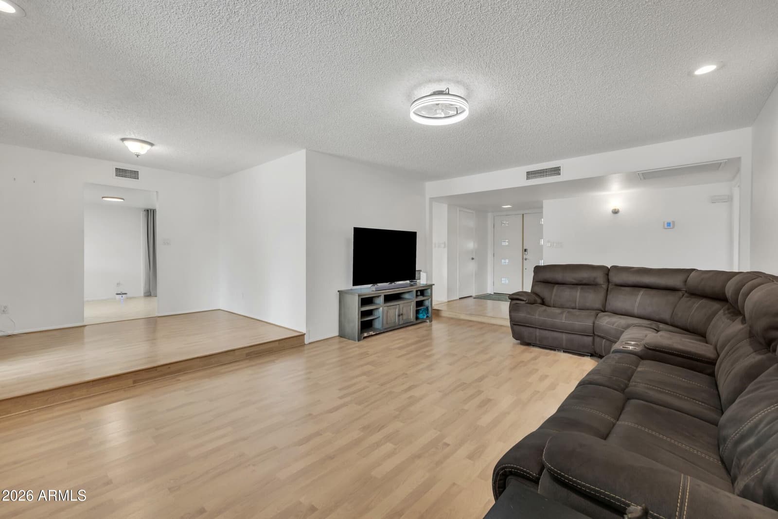 3833 W PHELPS Road, Phoenix, AZ 85053 — photo 16 of 56