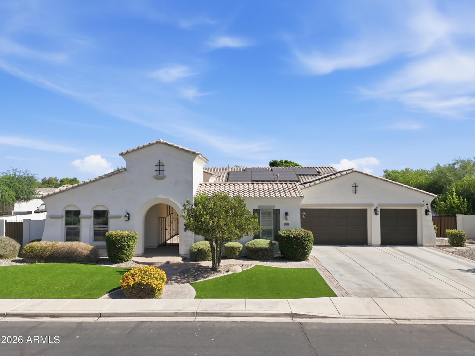 3420 E LYNX Place, Chandler, AZ 85249 — photo 2 of 34