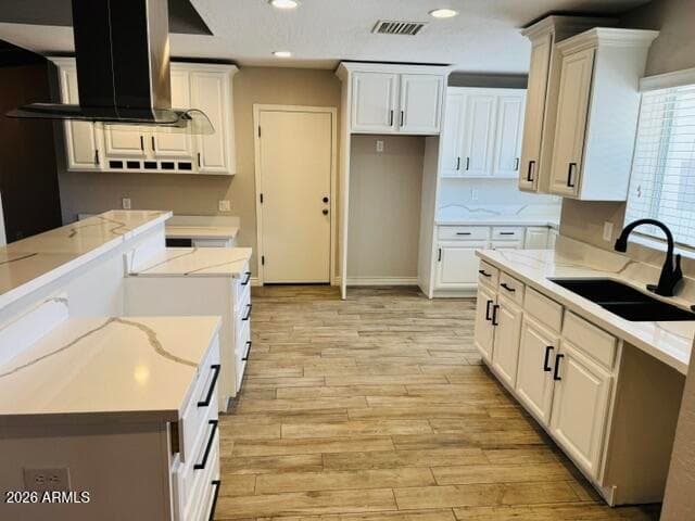 5320 E THOMAS Road, Phoenix, AZ 85018 — photo 4 of 28