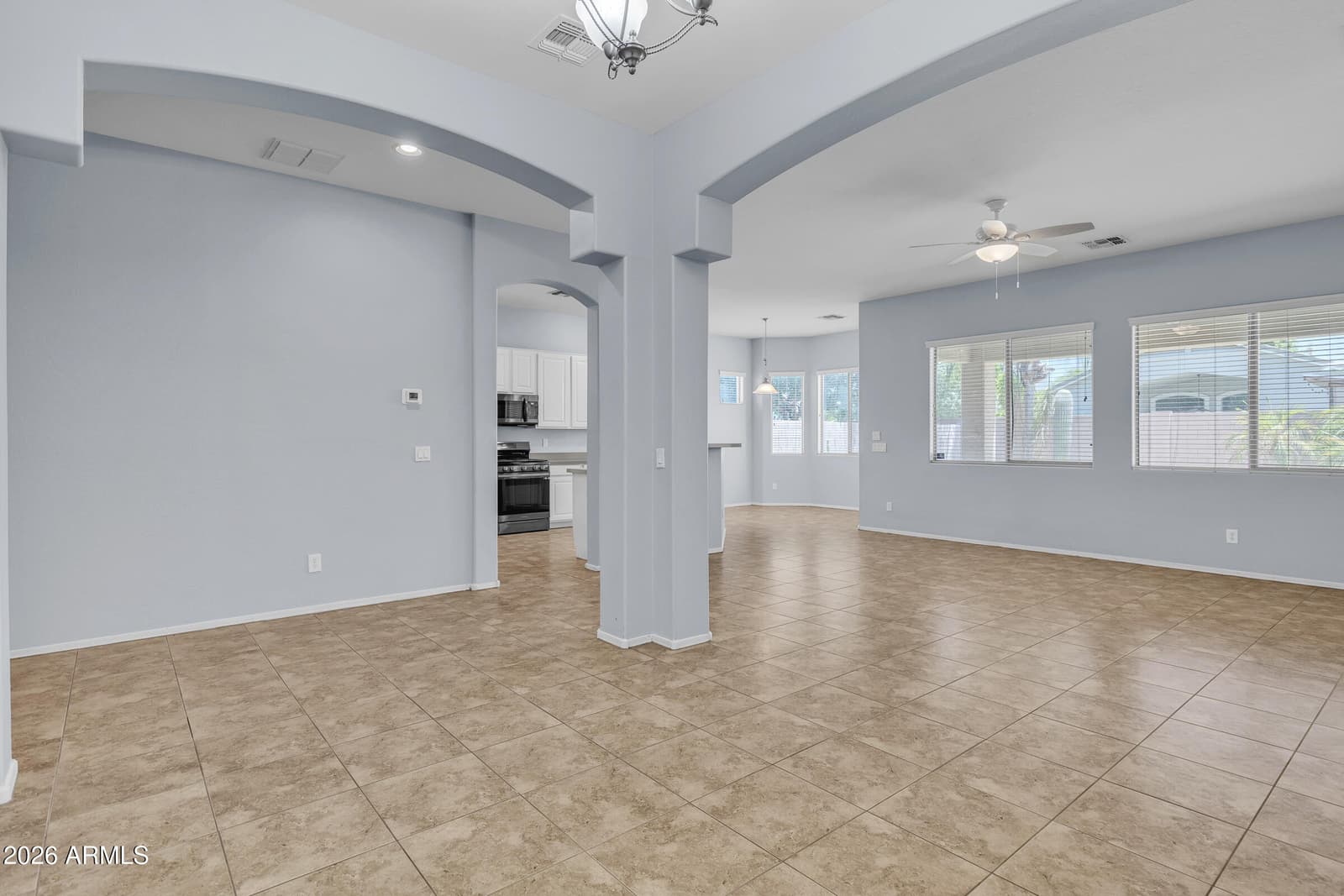 1013 W AYRSHIRE Trail, San Tan Valley, AZ 85143 — photo 13 of 28