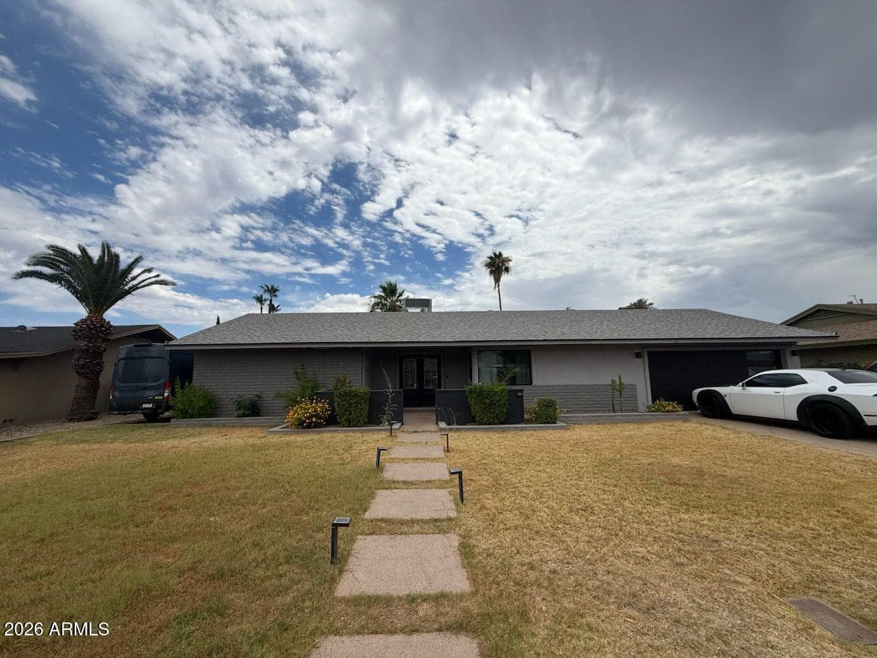 3915 E YUCCA Street, Phoenix, AZ 85028 — photo 2 of 2
